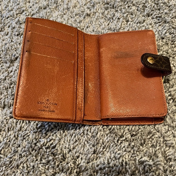 Louis Vuitton Kisslock wallet with printed code - Picture 5 of 10